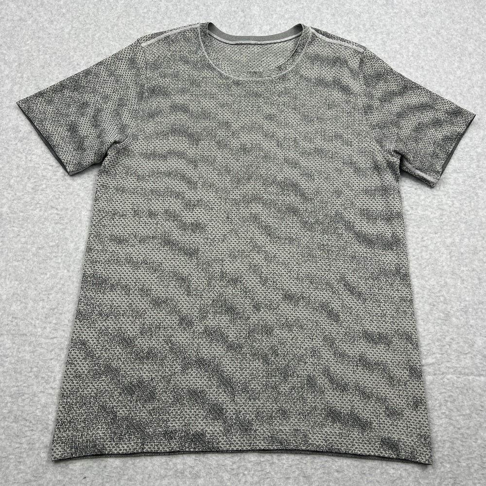 Lululemon Metal Vent Breathe Men's Medium Gray Textured Crew Short Sleeve M3BTNS